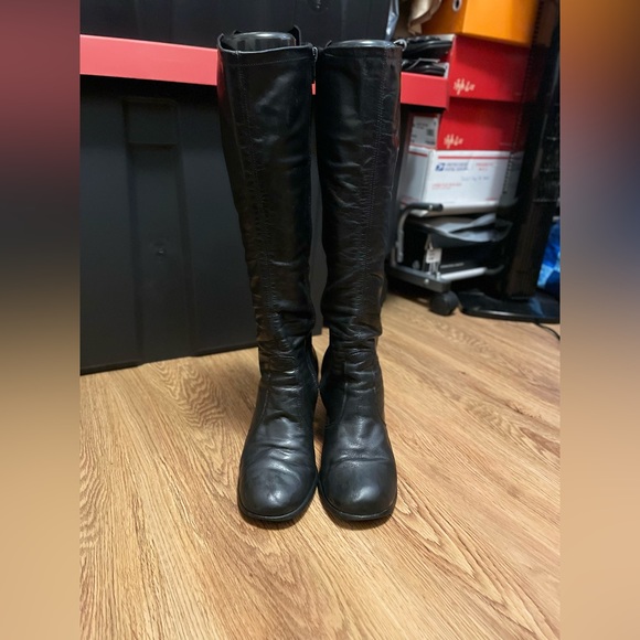 Women’s Leather Boots Size 8.5 - Picture 1 of 5
